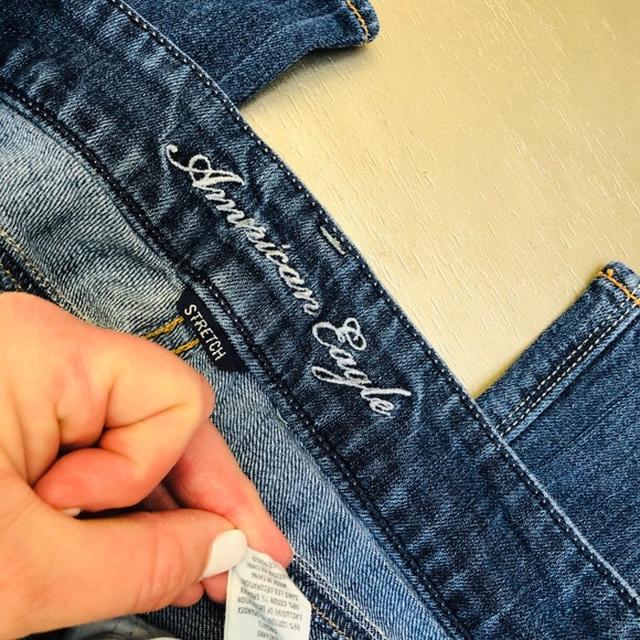 American Eagle Stretch Artist Jeans Size 8 - Picture 5 of 6